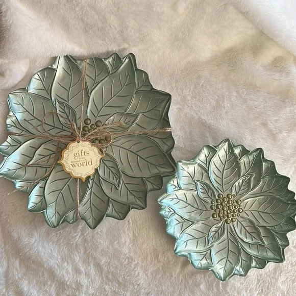 2 Turkish Glass Green Gold Poinsettia 12” 9” Dining Serving Plates Set of 2 NWT - Picture 4 of 5